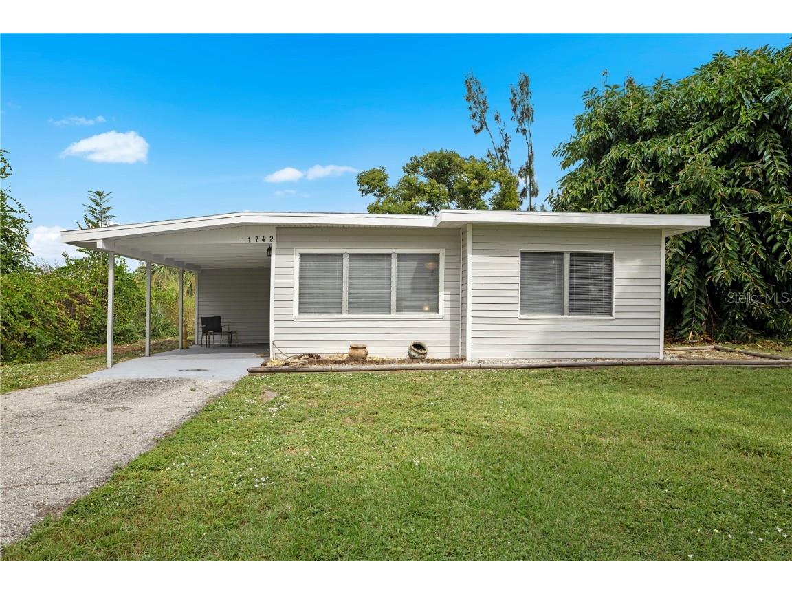 1742 Mangoe Street Port Charlotte FL 33980 C7483711 image1