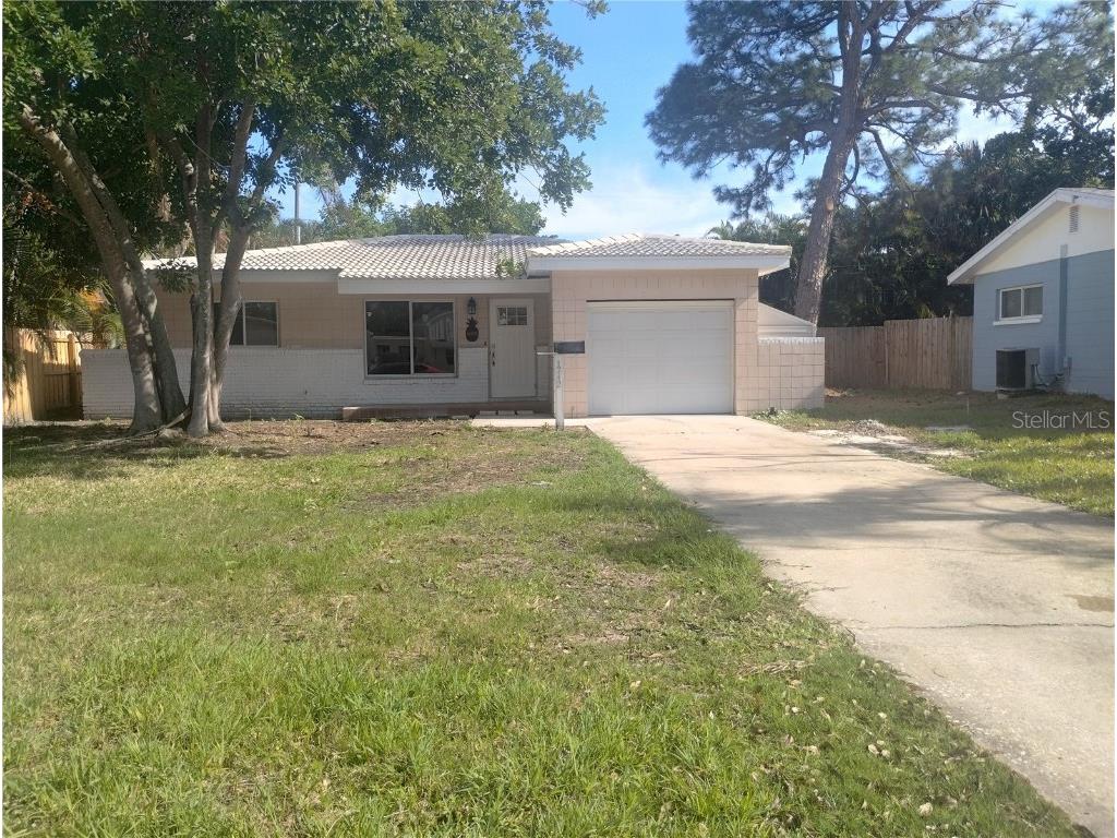 1742 Massachusetts Avenue NE Saint Petersburg FL 33703 J973098 image1