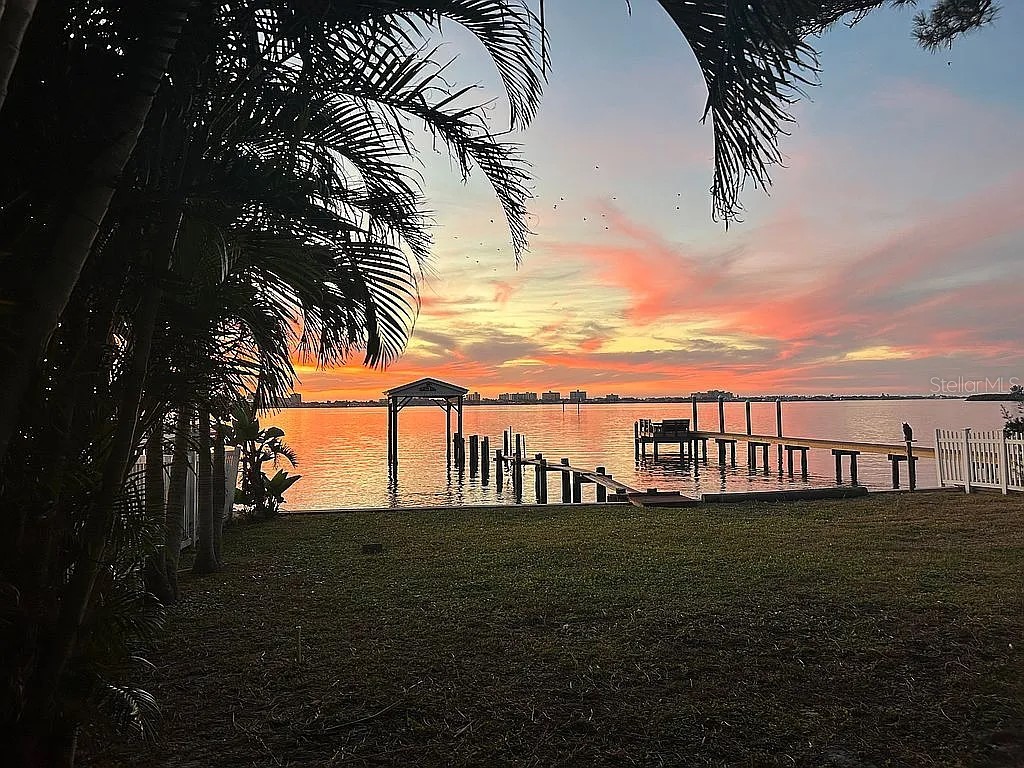 1742 Sunset Drive Clearwater FL 33755 - CLEARWATER BAY W7882909 image2