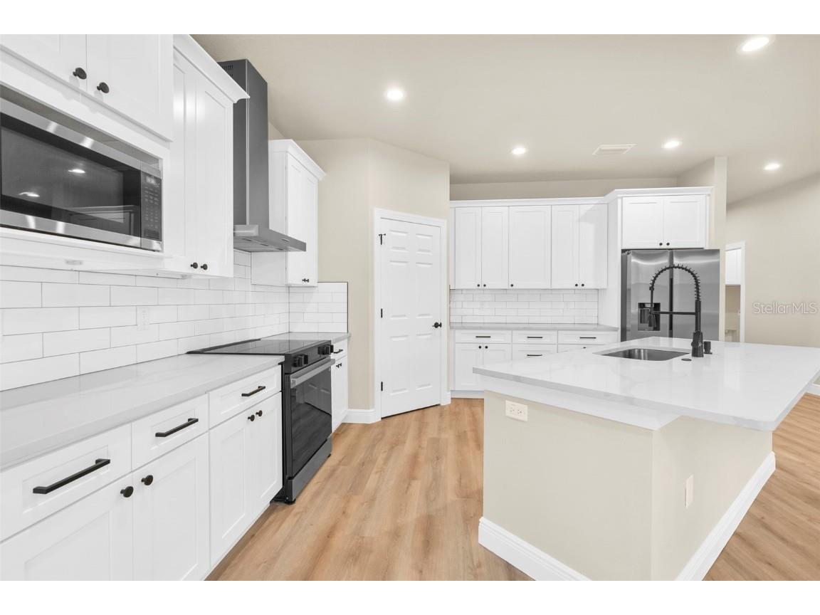 17420 Macassar Road Weeki Wachee FL 34614 W7877370 image2