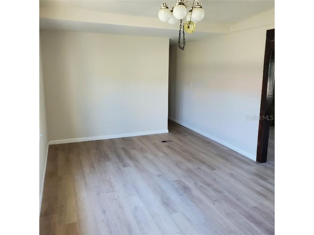 17428 SE 37th Lane Ocklawaha FL 32179 OM697792 image5