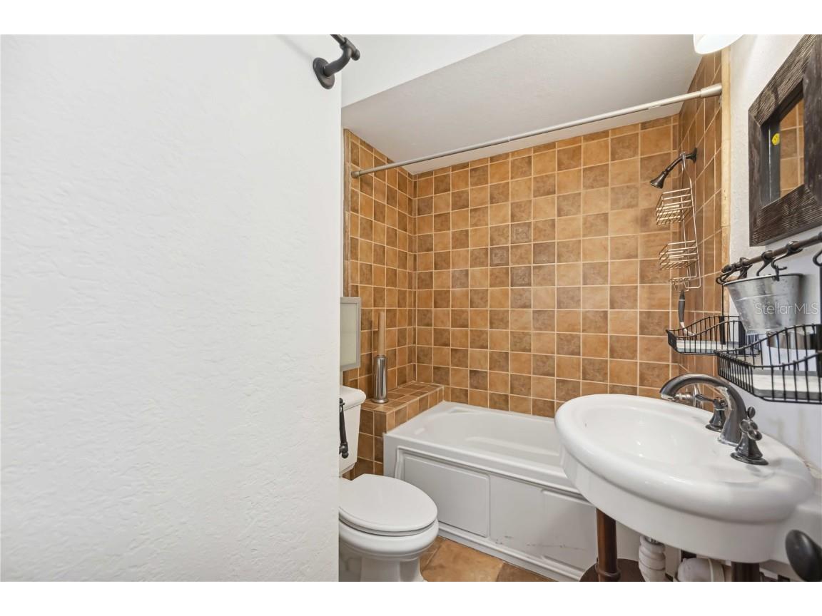 1743 8th Street Sarasota FL 34236 A4647457 image32