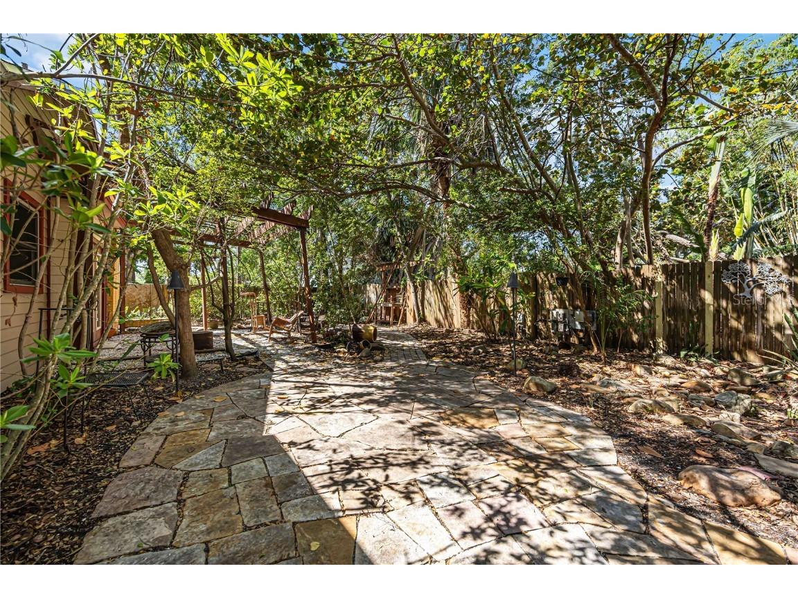 1743 8th Street Sarasota FL 34236 A4647457 image39