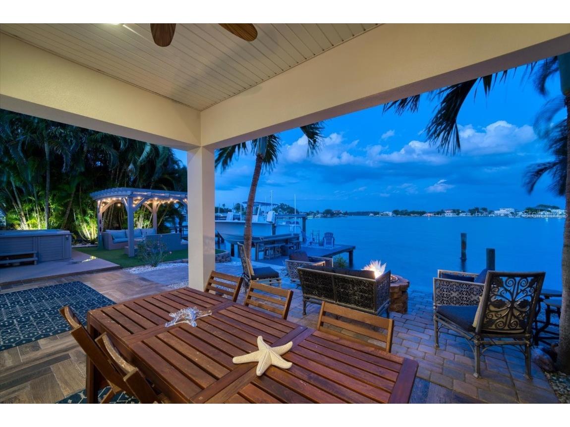 17437 2nd Street E Redington Shores FL 33708 U8186316 image1