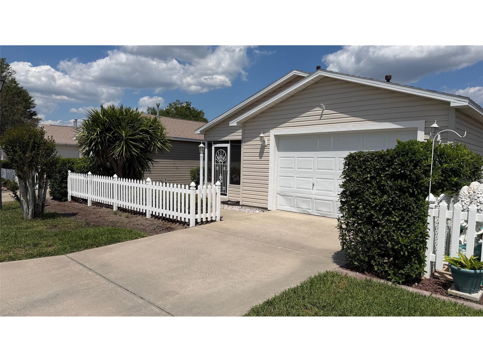 17437 SE 82nd Albemarle Avenue The Villages FL 32162 A4689824 image2