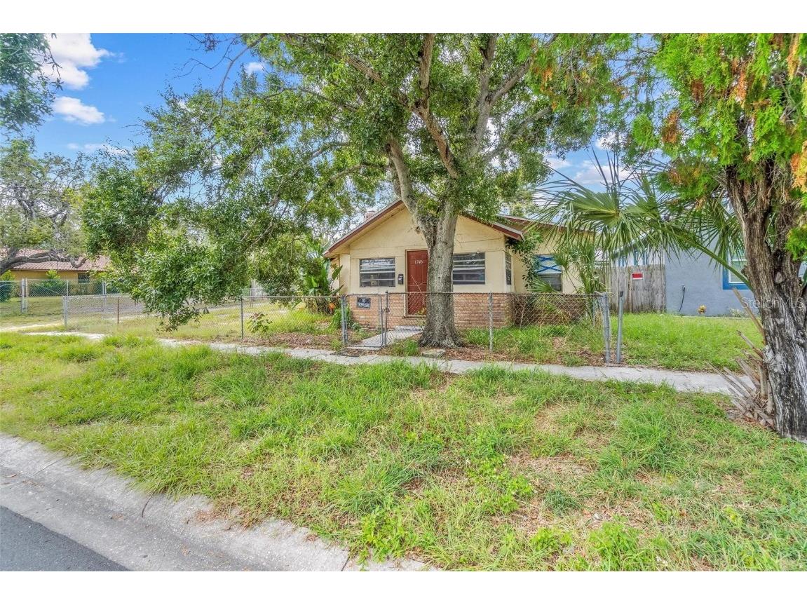 1745 44th Street S Saint Petersburg FL 33711 TB8434172 image2