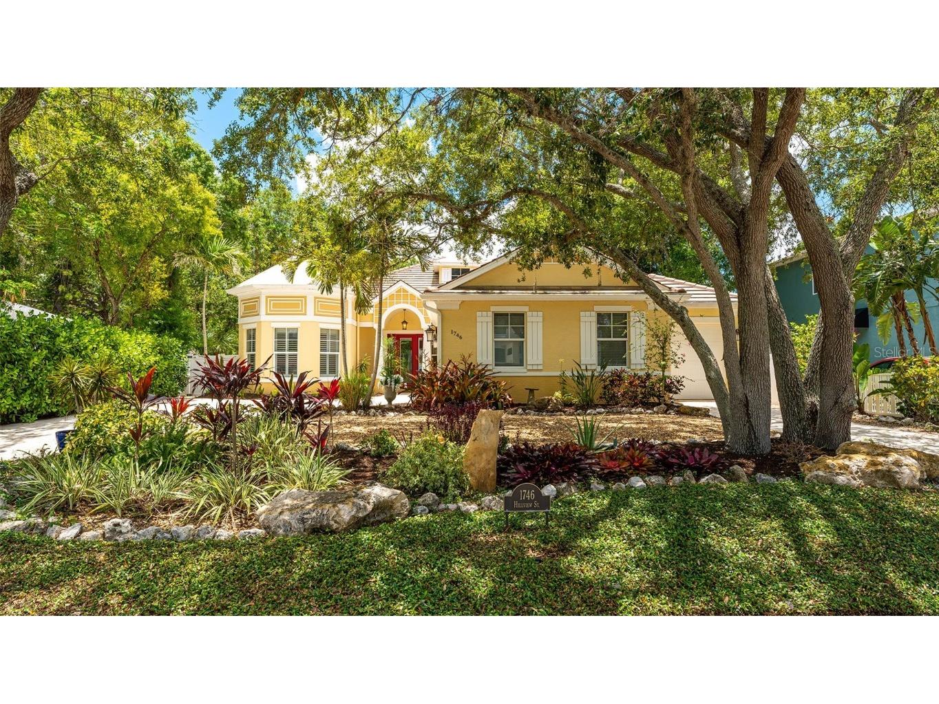 1746 Hillview Street Sarasota FL 34239 A4573807 image1