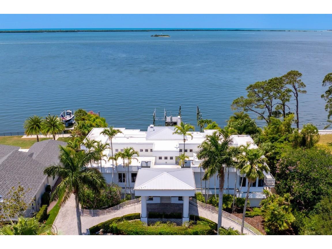 1746 Santa Barbara Drive Dunedin FL 34698 - ST JOSEPH SOUND / INTRACOASTAL T3527547 image1