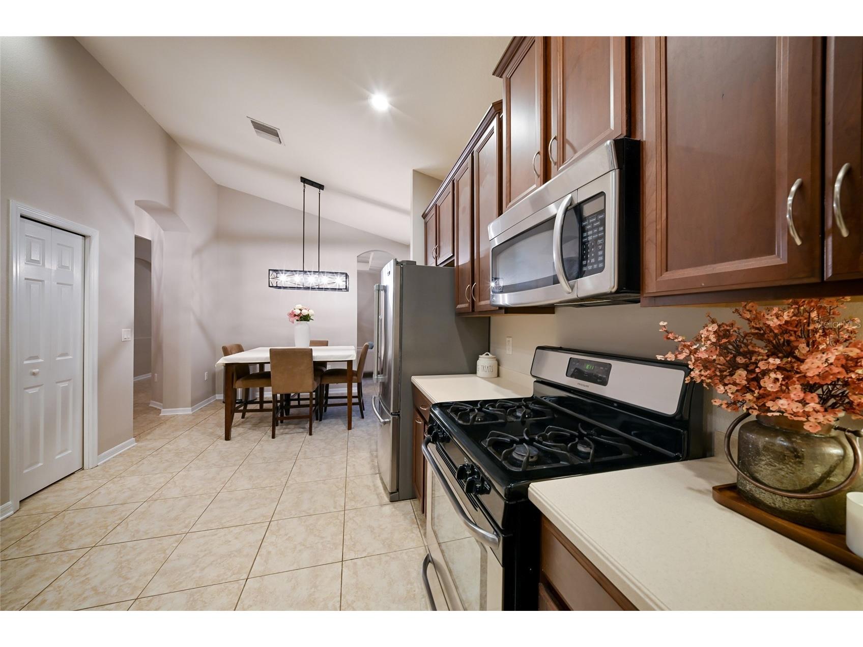 17463 New Cross Circle Lithia FL 33547 A4695815 image36