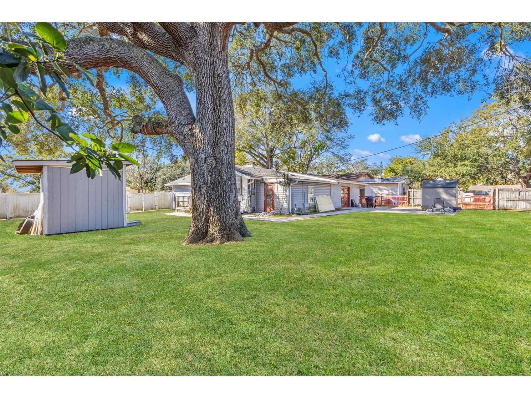 1747 26th Avenue N Saint Petersburg FL 33713 TB8472620 image8