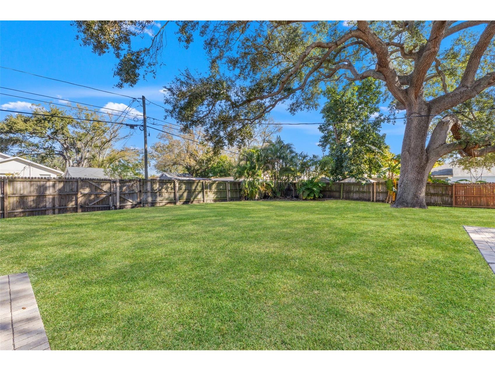 1747 26th Avenue N Saint Petersburg FL 33713 TB8472733 image3