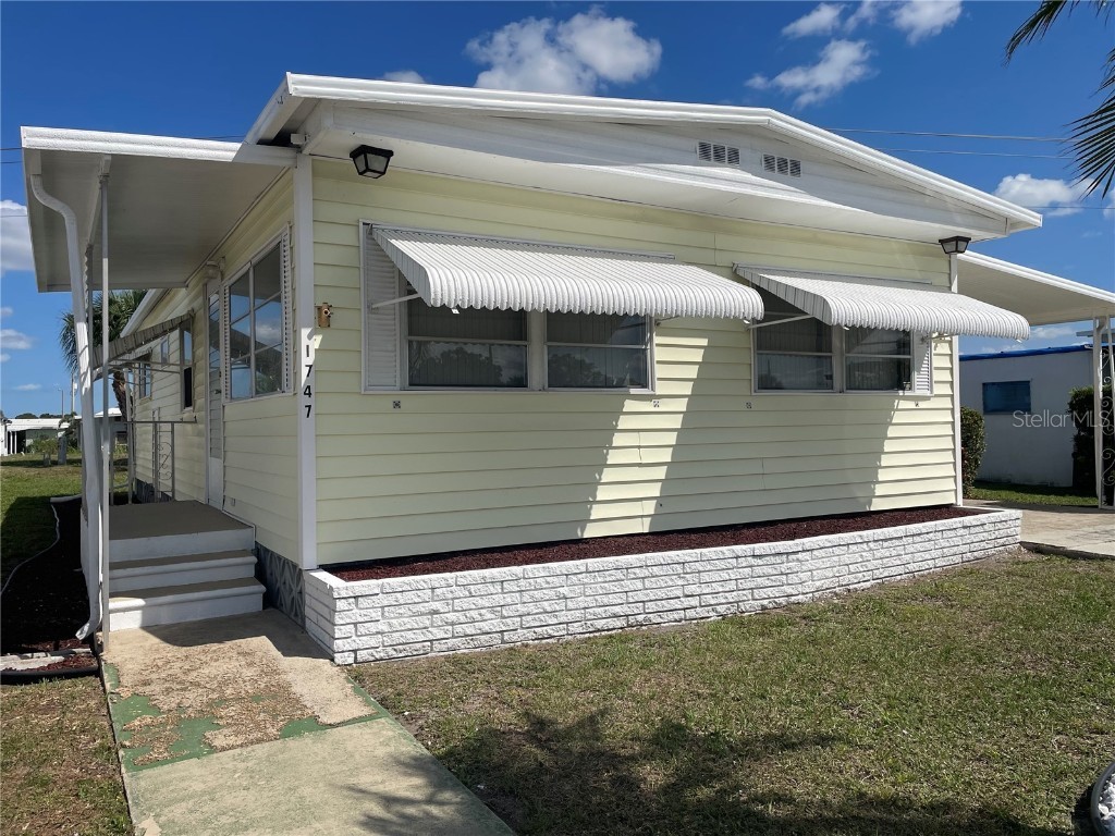 1747 Palm Springs Street Sarasota FL 34234 A4569284 image1