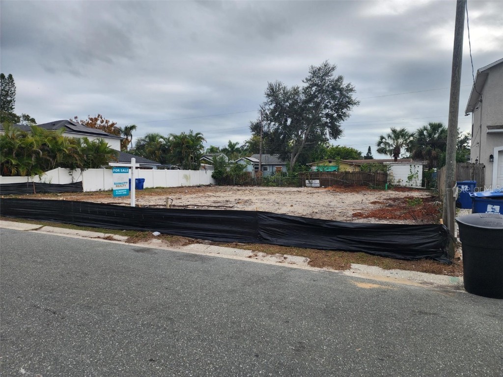 1748 31st Avenue N Saint Petersburg FL 33713 TB8443771 image1