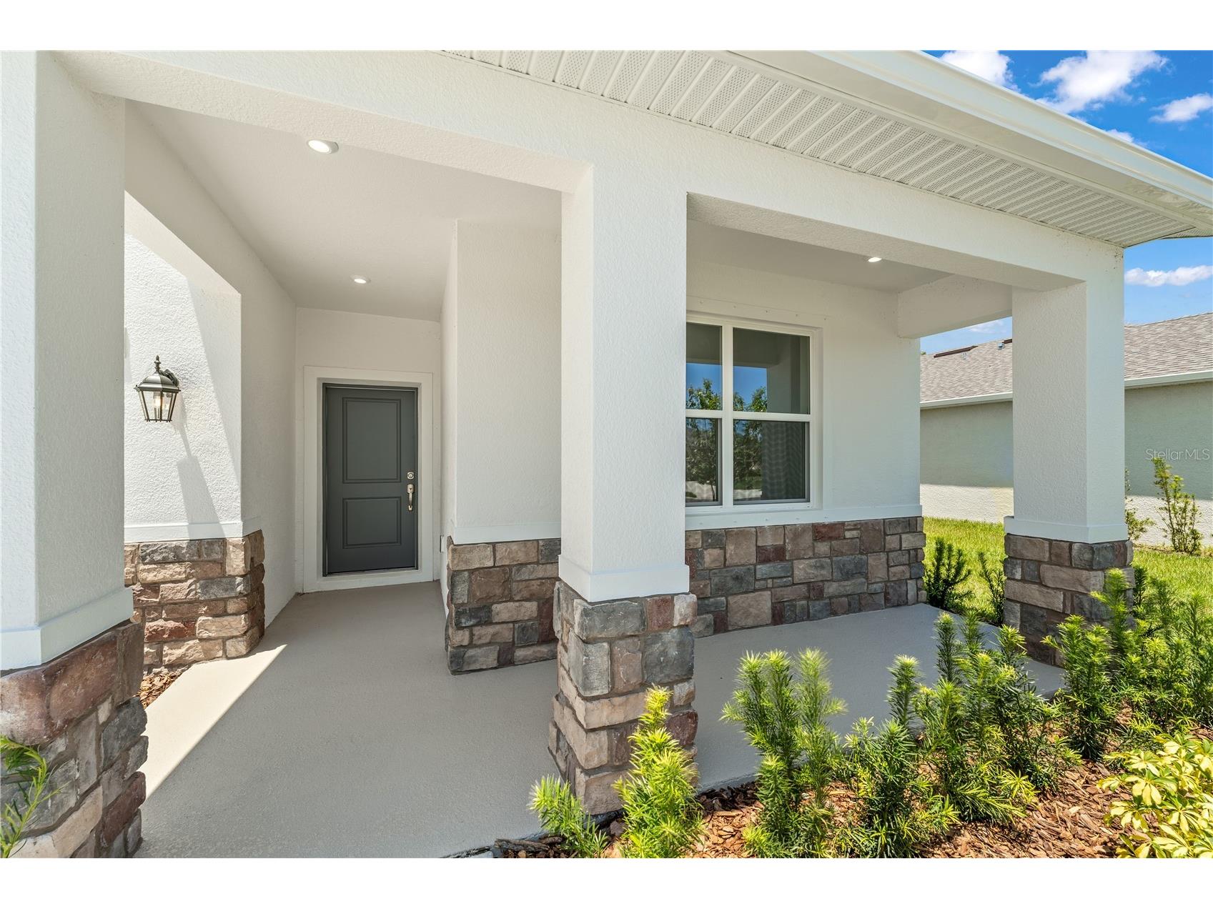 1748 Blue Lagoon Circle Mascotte FL 34753 O6377339 image2