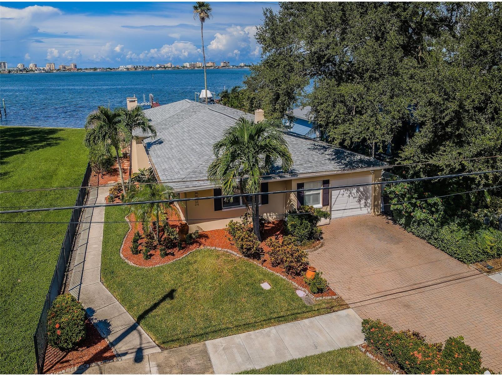 1748 Sunset Drive Clearwater FL 33755 - CLEARWATER HARBOR TB8428552 image1