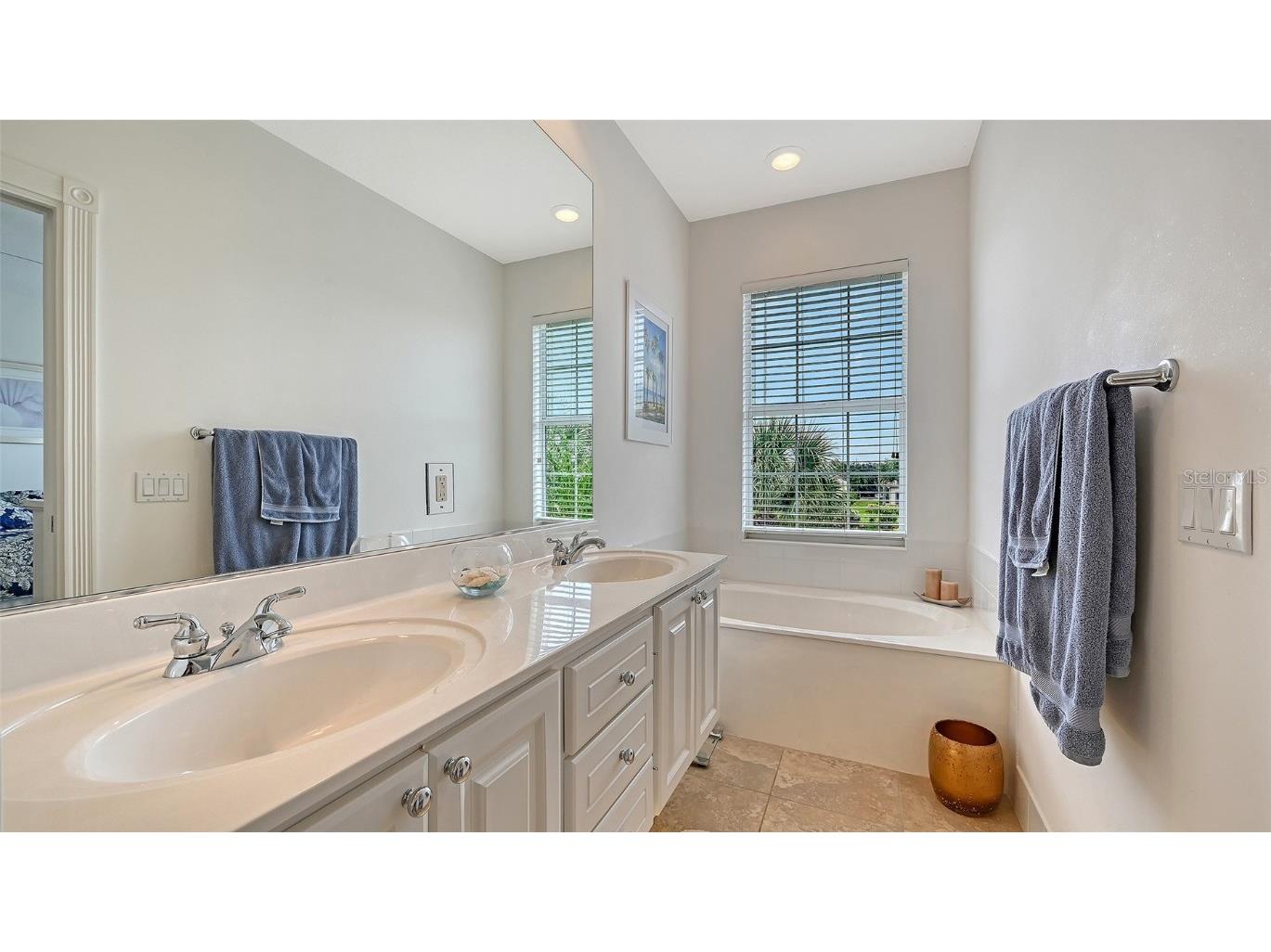 1749 Burgos Drive Sarasota FL 34238 A4672552 image21