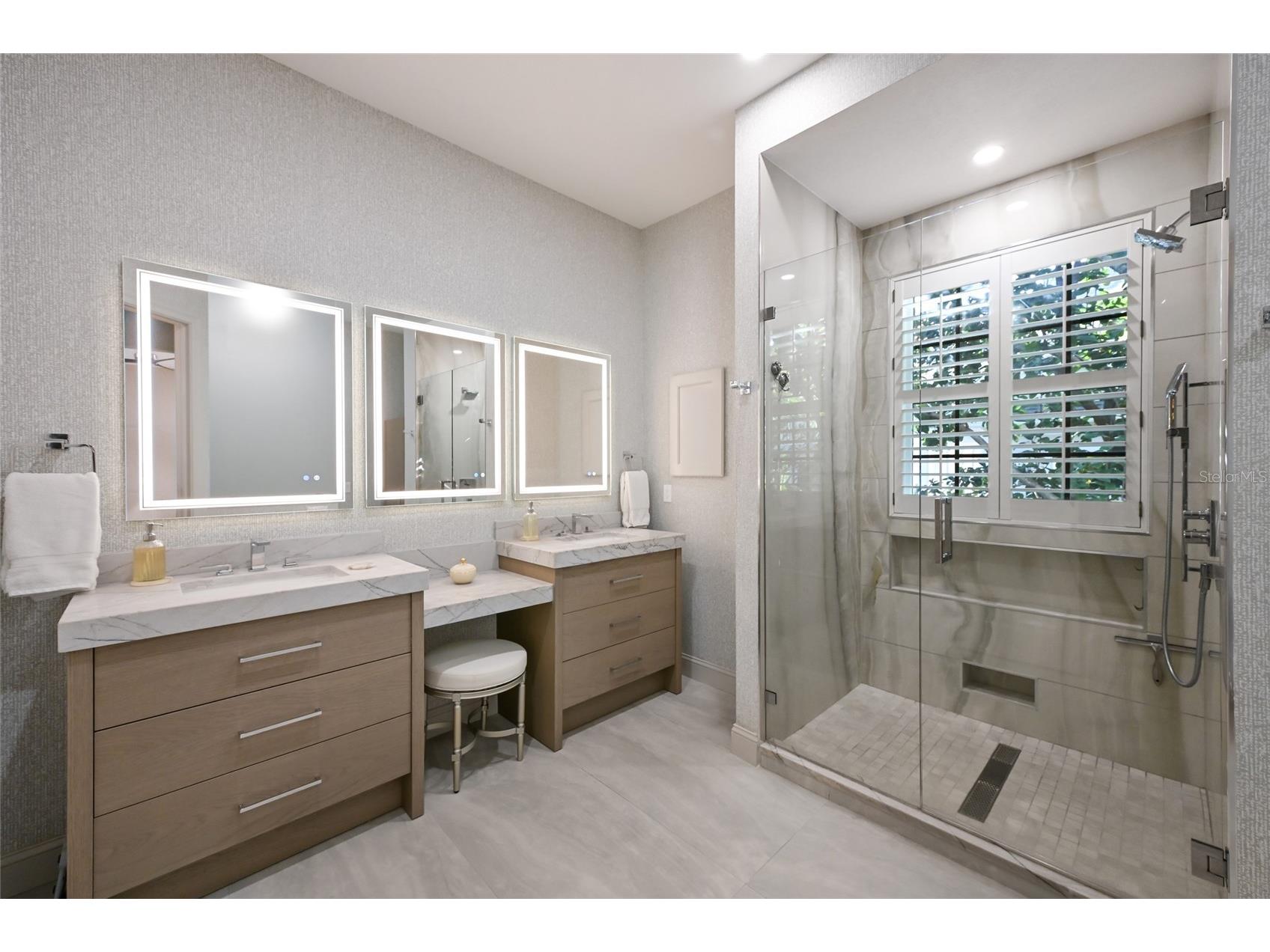 1749 Lincoln Park Circle Sarasota FL 34236 - HUDSON BAYOU A4674729 image25