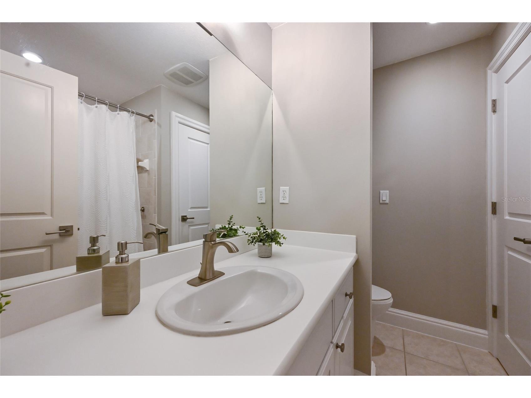 1749 Lincoln Park Circle Sarasota FL 34236 - HUDSON BAYOU A4674729 image32