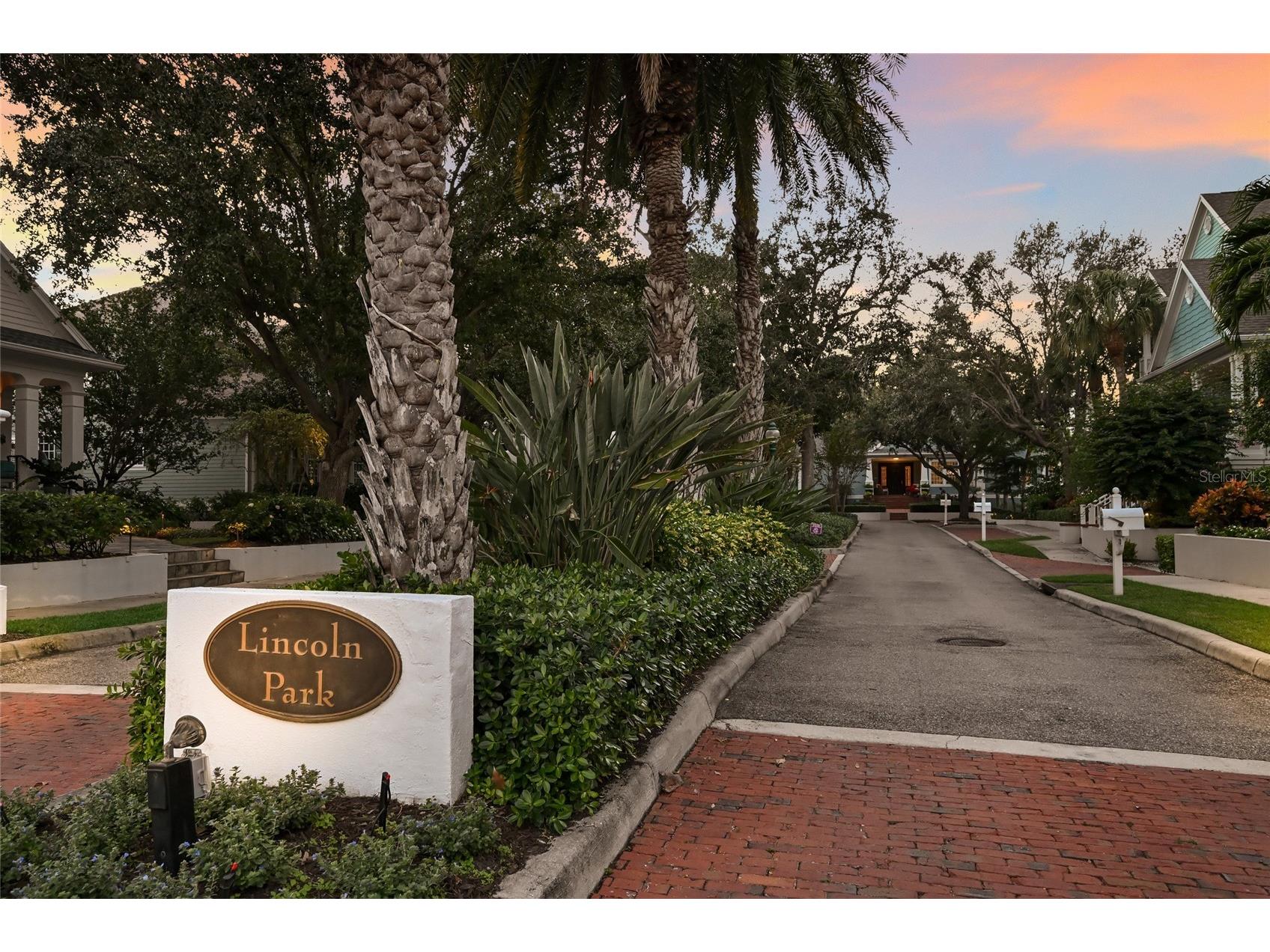 1749 Lincoln Park Circle Sarasota FL 34236 - HUDSON BAYOU A4674729 image43