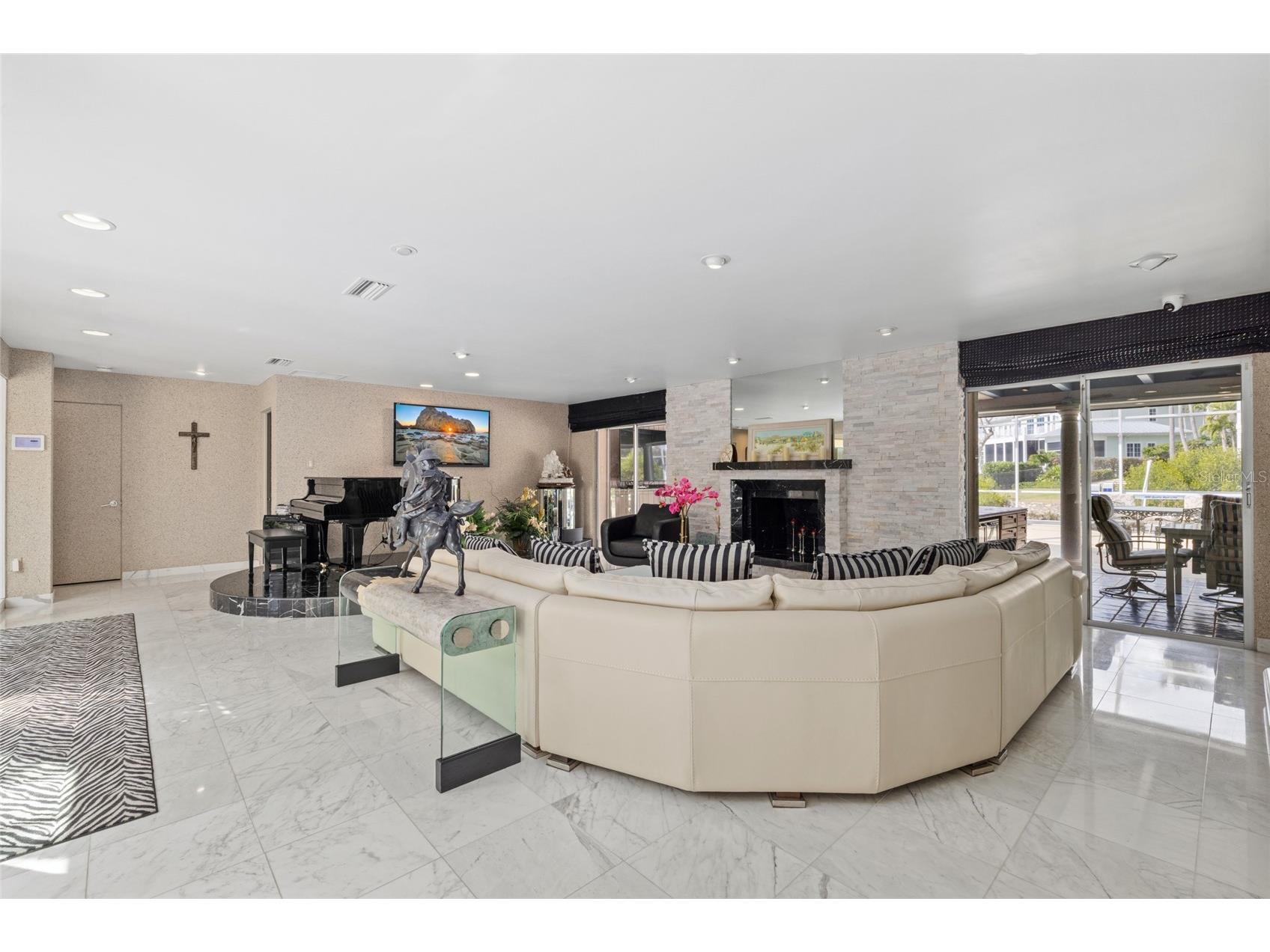 1749 Sandalwood Drive Sarasota FL 34231 A4684519 image12