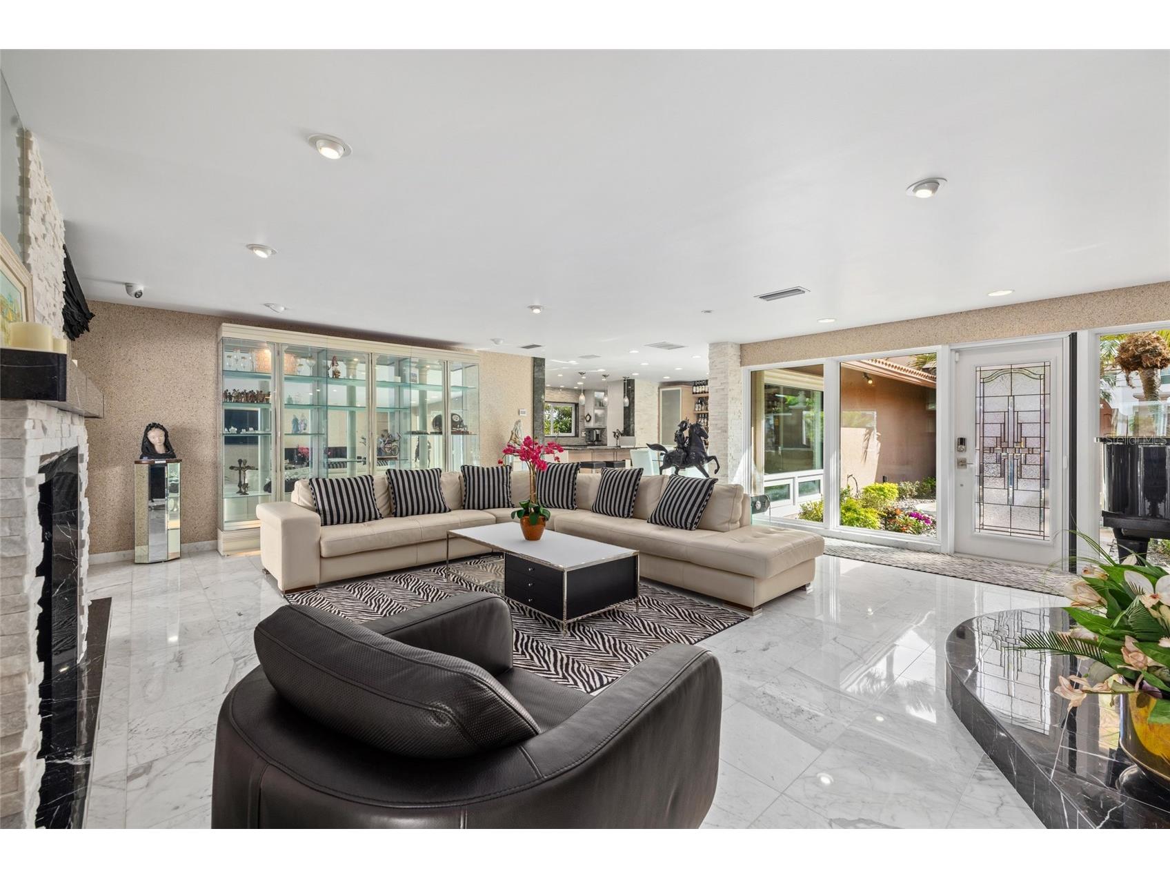 1749 Sandalwood Drive Sarasota FL 34231 A4684519 image13