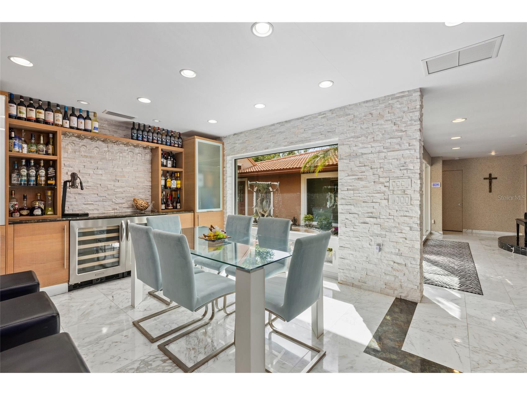 1749 Sandalwood Drive Sarasota FL 34231 A4684519 image16