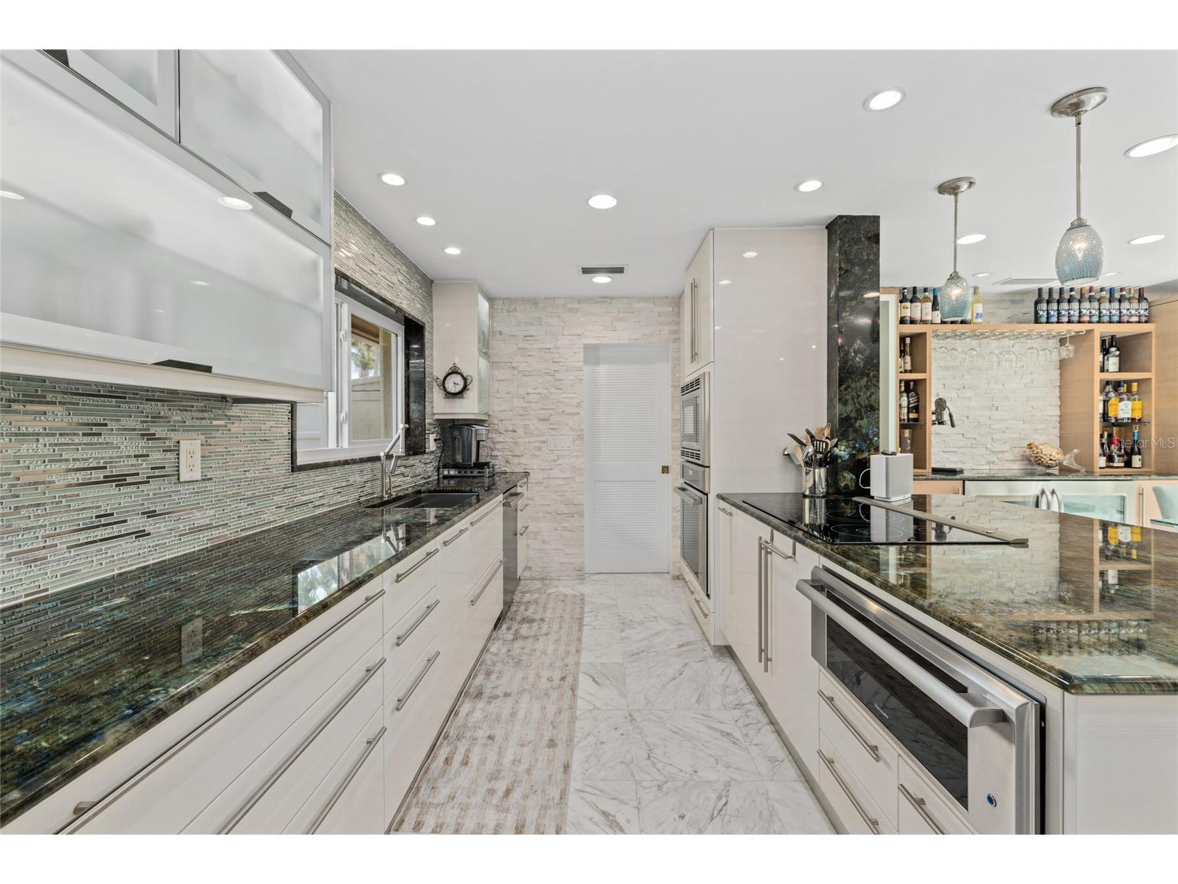 1749 Sandalwood Drive Sarasota FL 34231 A4684519 image18