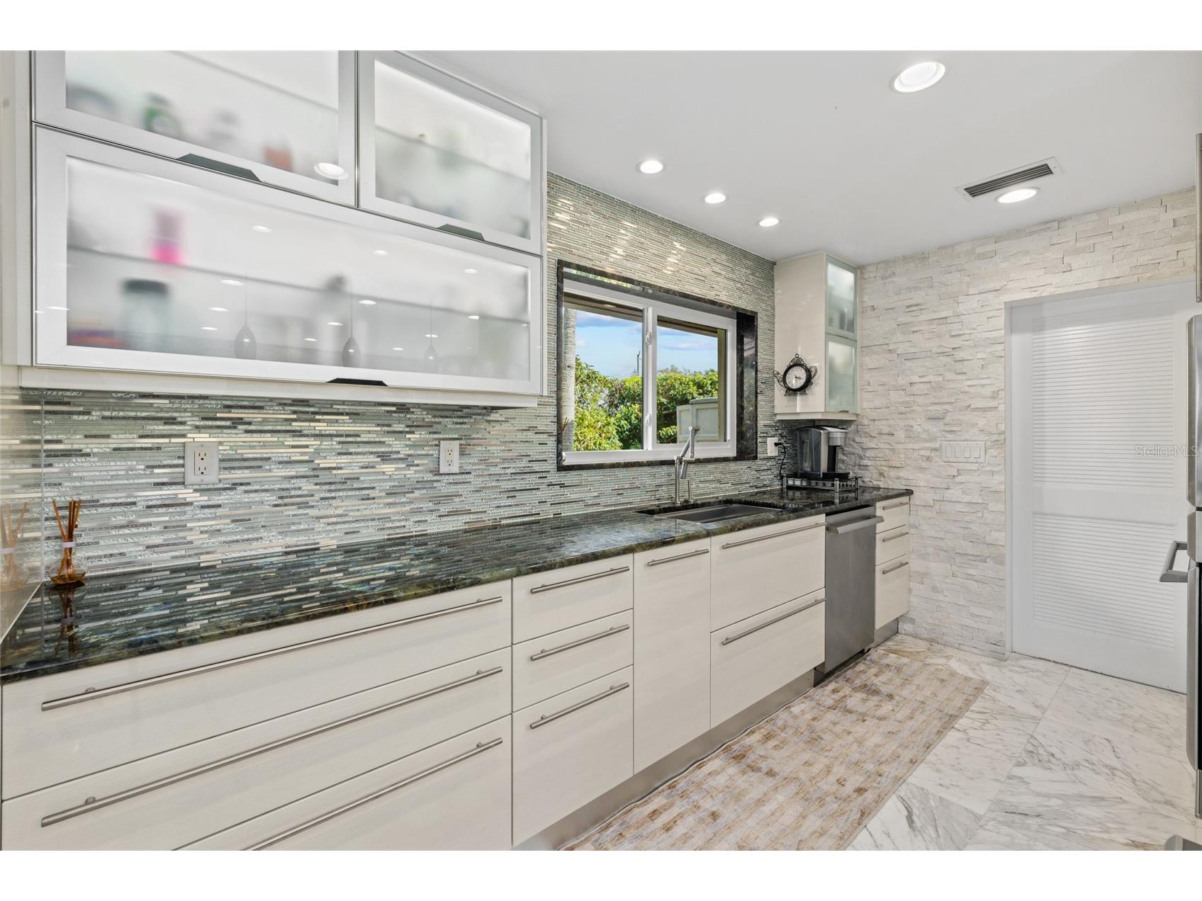1749 Sandalwood Drive Sarasota FL 34231 A4684519 image19