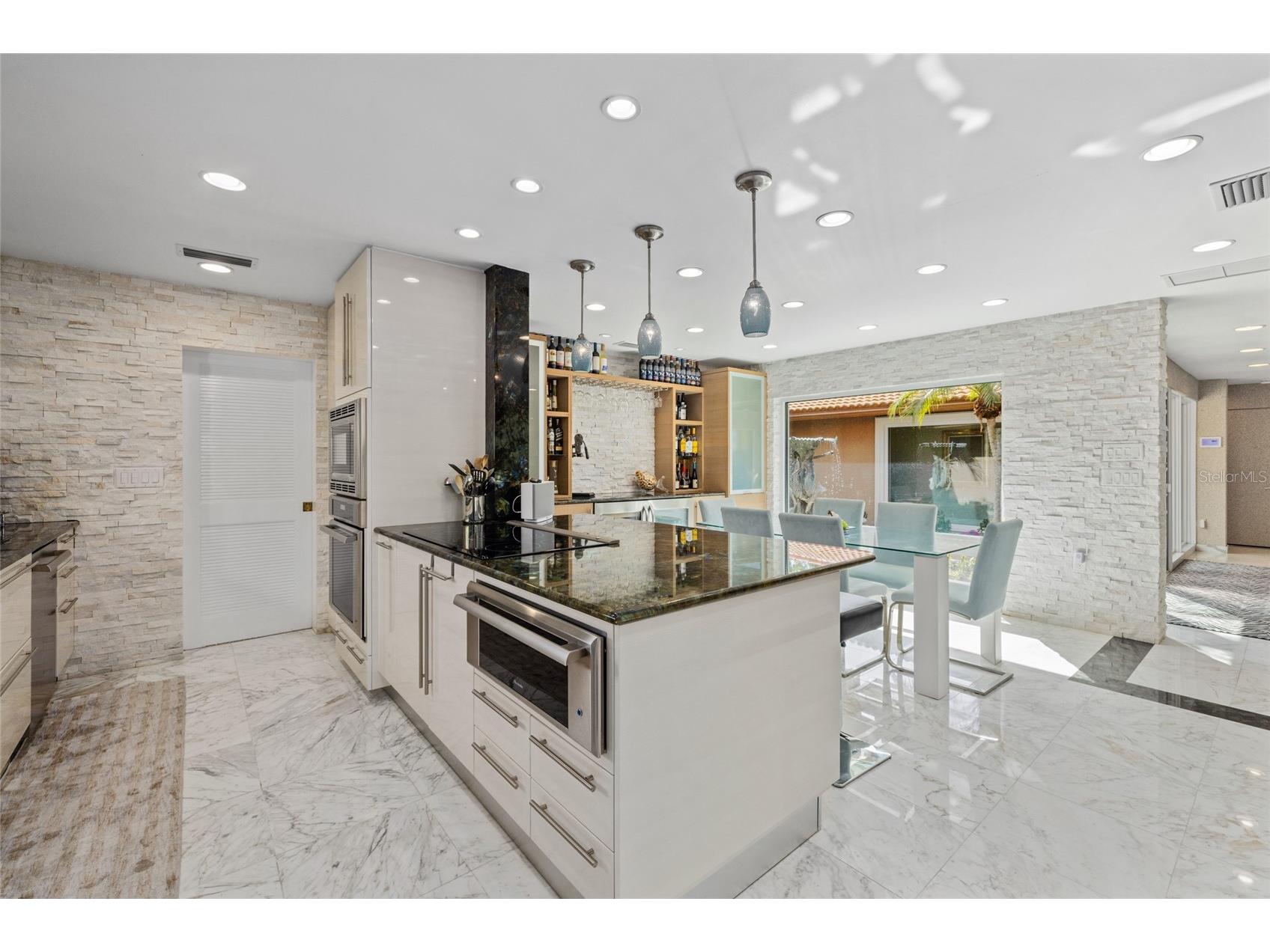 1749 Sandalwood Drive Sarasota FL 34231 A4684519 image20