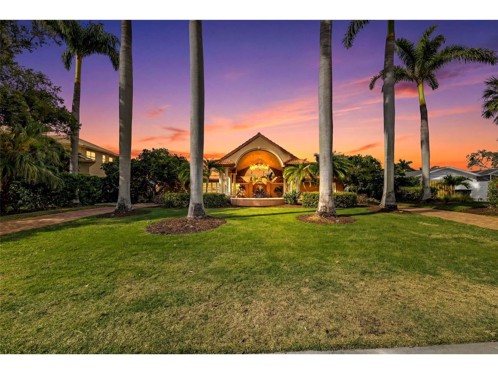 1749 Sandalwood Drive Sarasota FL 34231 A4684519 image3