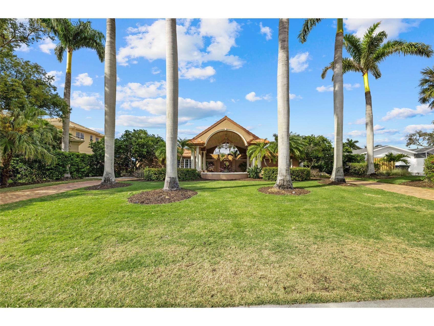 1749 Sandalwood Drive Sarasota FL 34231 A4684519 image5