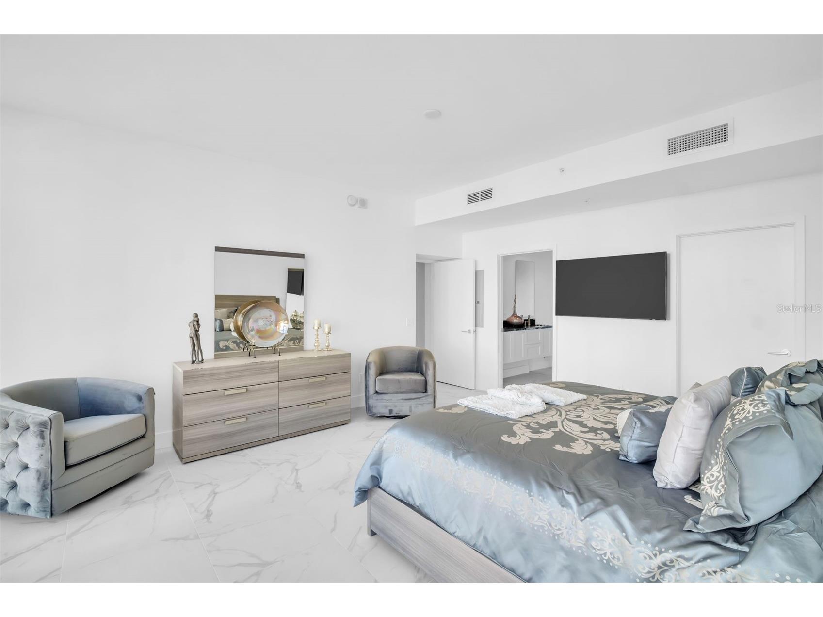 175 1st Street S #1008 Saint Petersburg FL 33701 TB8463912 image10