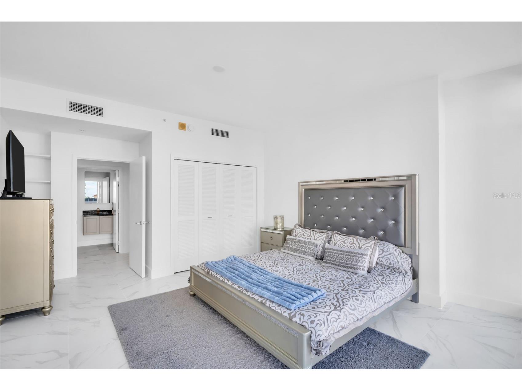 175 1st Street S #1008 Saint Petersburg FL 33701 TB8463912 image19