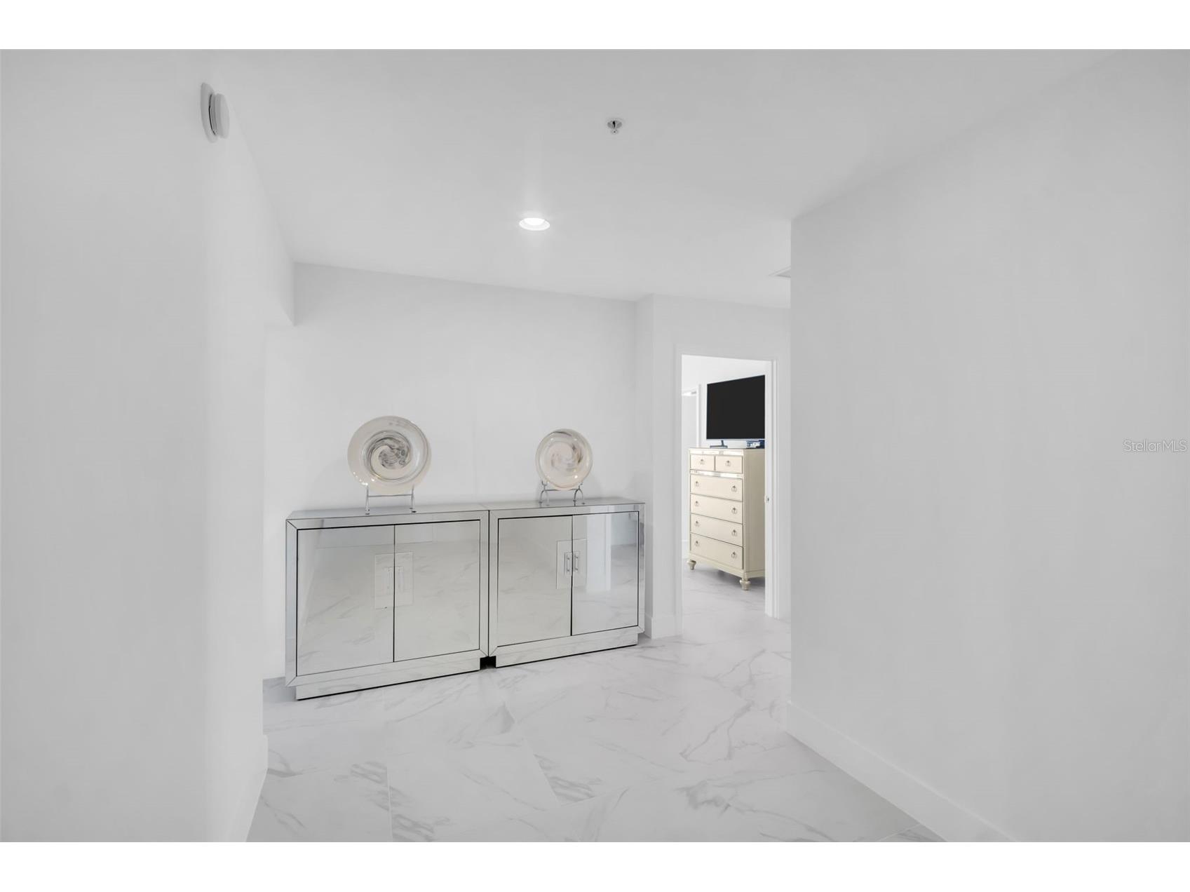 175 1st Street S #1008 Saint Petersburg FL 33701 TB8463912 image6