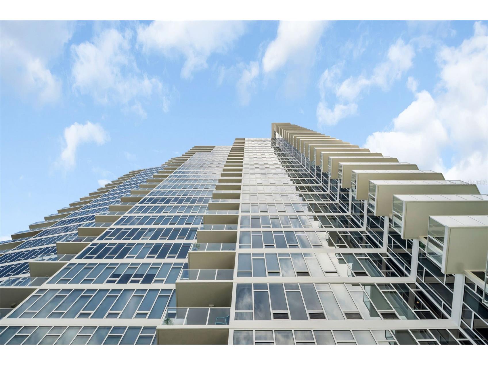 175 1st Street S #1008 Saint Petersburg FL 33701 TB8463912 image60