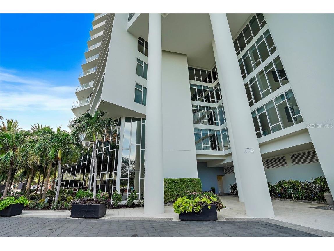 175 1st Street S #1202 Saint Petersburg FL 33701 U8252056 image1