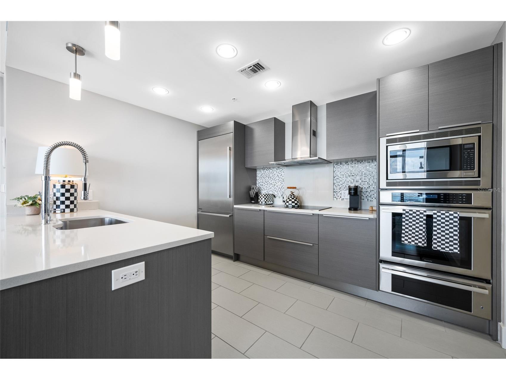 175 1st Street S #1204 Saint Petersburg FL 33701 TB8510371 image15