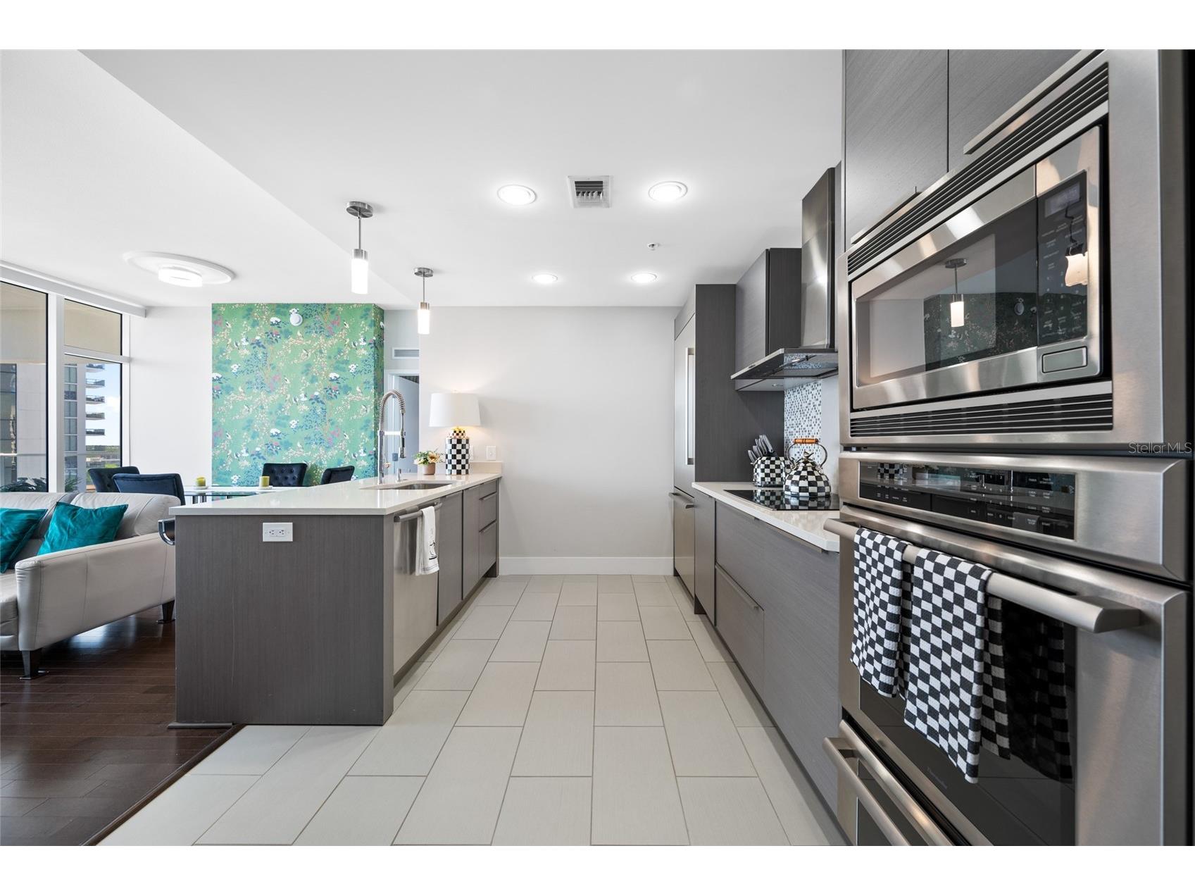 175 1st Street S #1204 Saint Petersburg FL 33701 TB8510371 image16