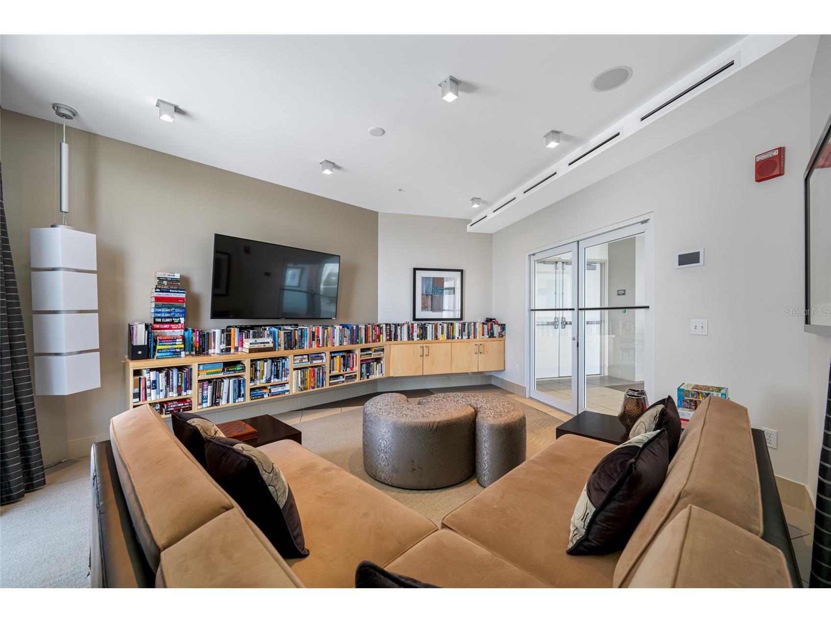 175 1st Street S #1204 Saint Petersburg FL 33701 TB8510371 image44