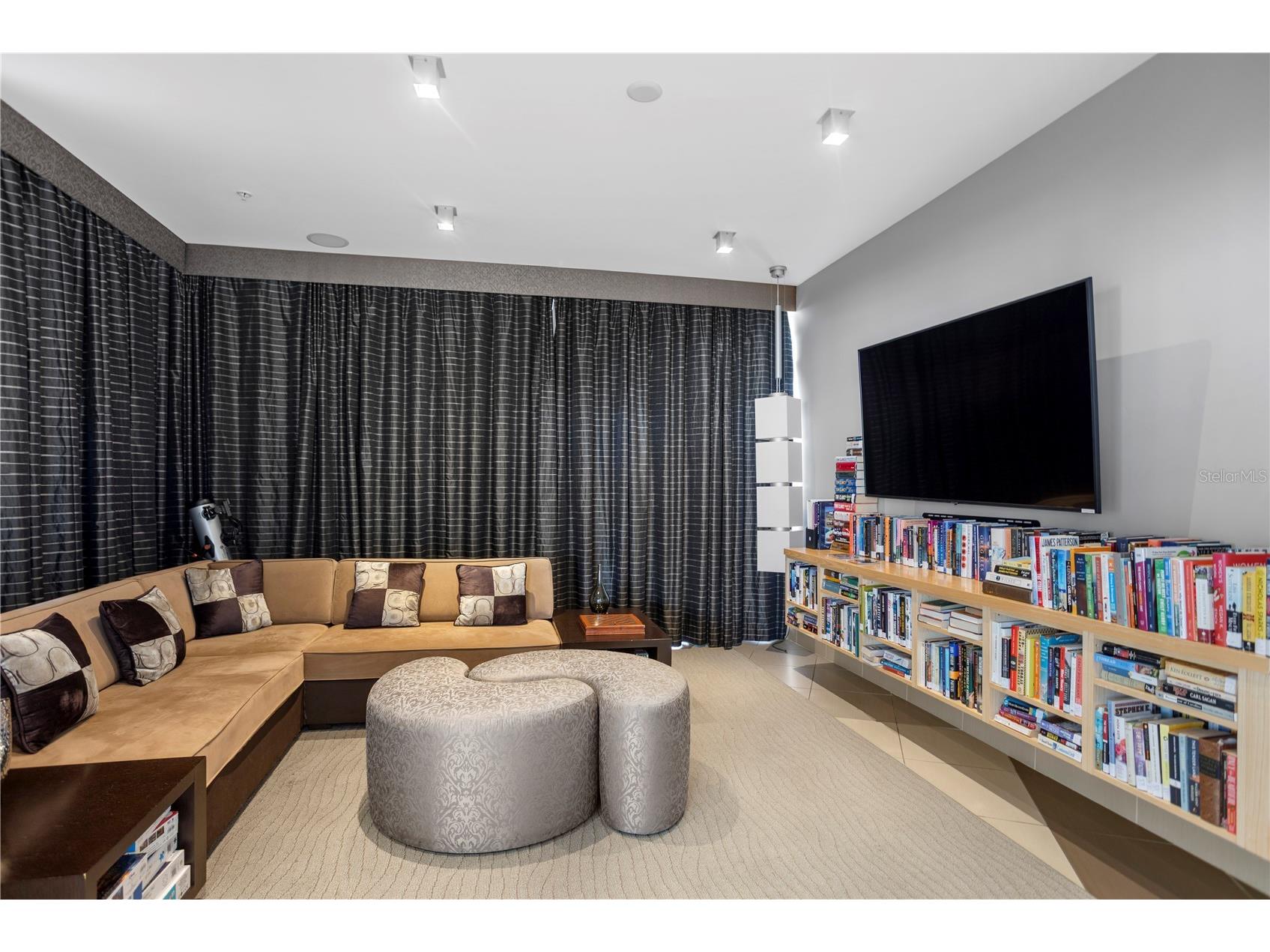 175 1st Street S #2102 Saint Petersburg FL 33701 TB8482355 image43