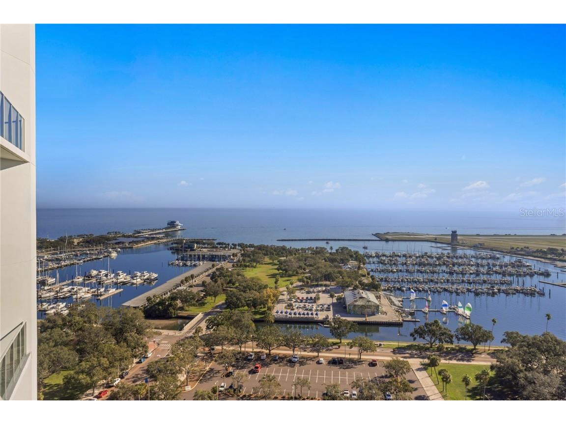 175 1st Street S #2107 Saint Petersburg FL 33701 TB8462147 image32
