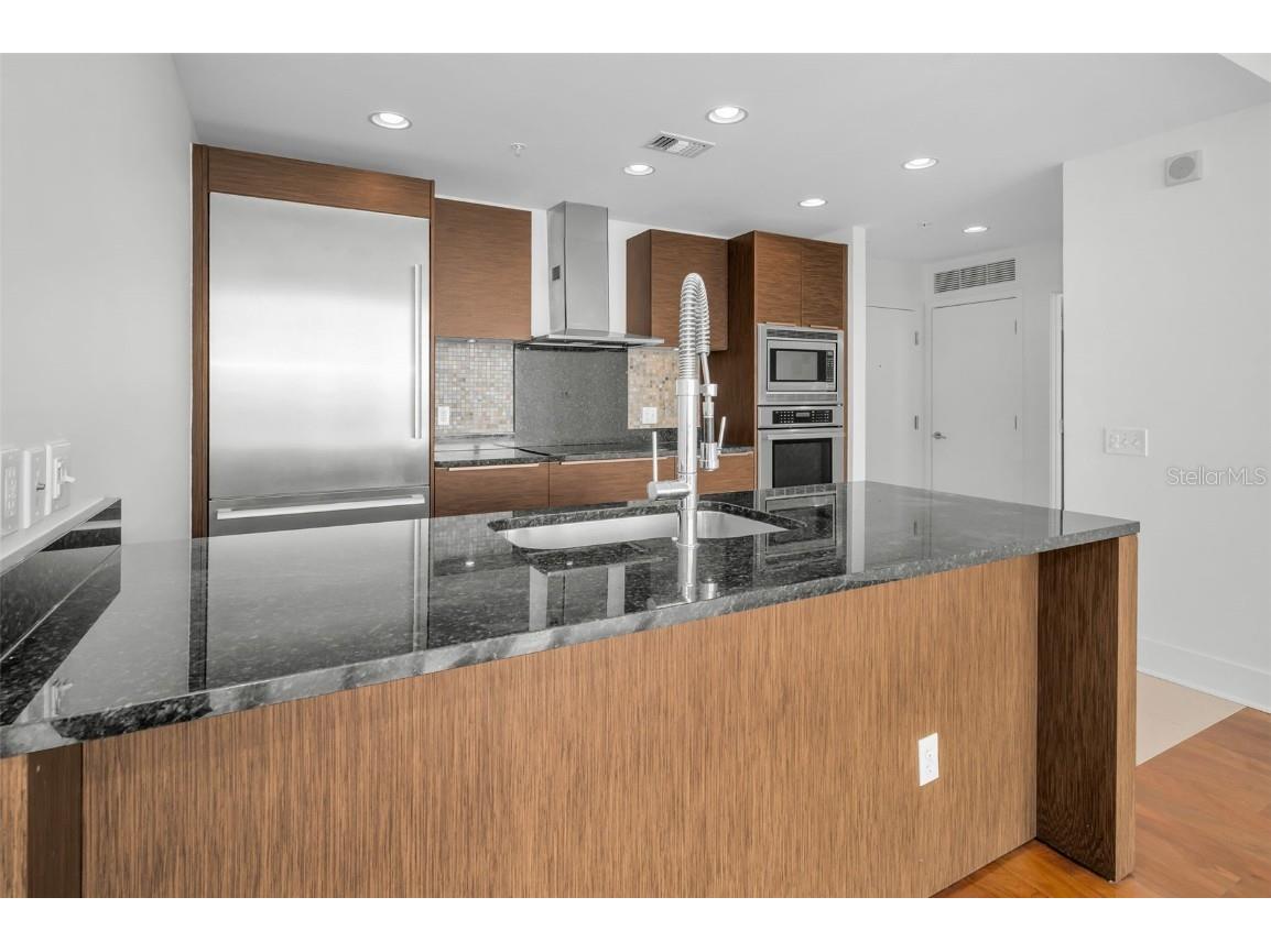 175 1st Street S #2604 Saint Petersburg FL 33701 TB8436607 image10