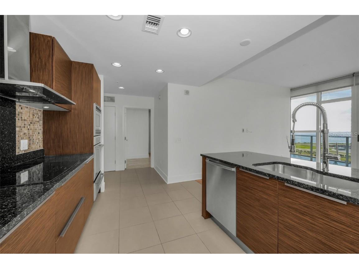 175 1st Street S #2604 Saint Petersburg FL 33701 TB8436607 image11