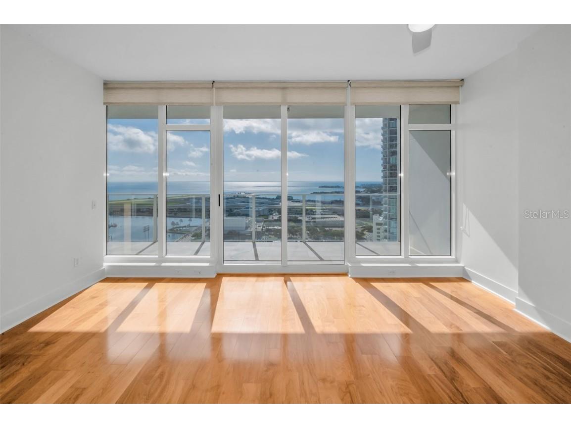 175 1st Street S #2604 Saint Petersburg FL 33701 TB8436607 image4