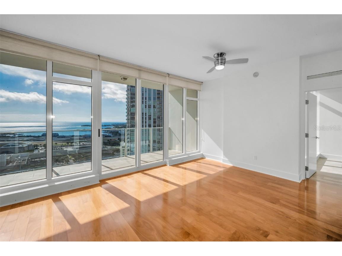 175 1st Street S #2604 Saint Petersburg FL 33701 TB8436607 image5