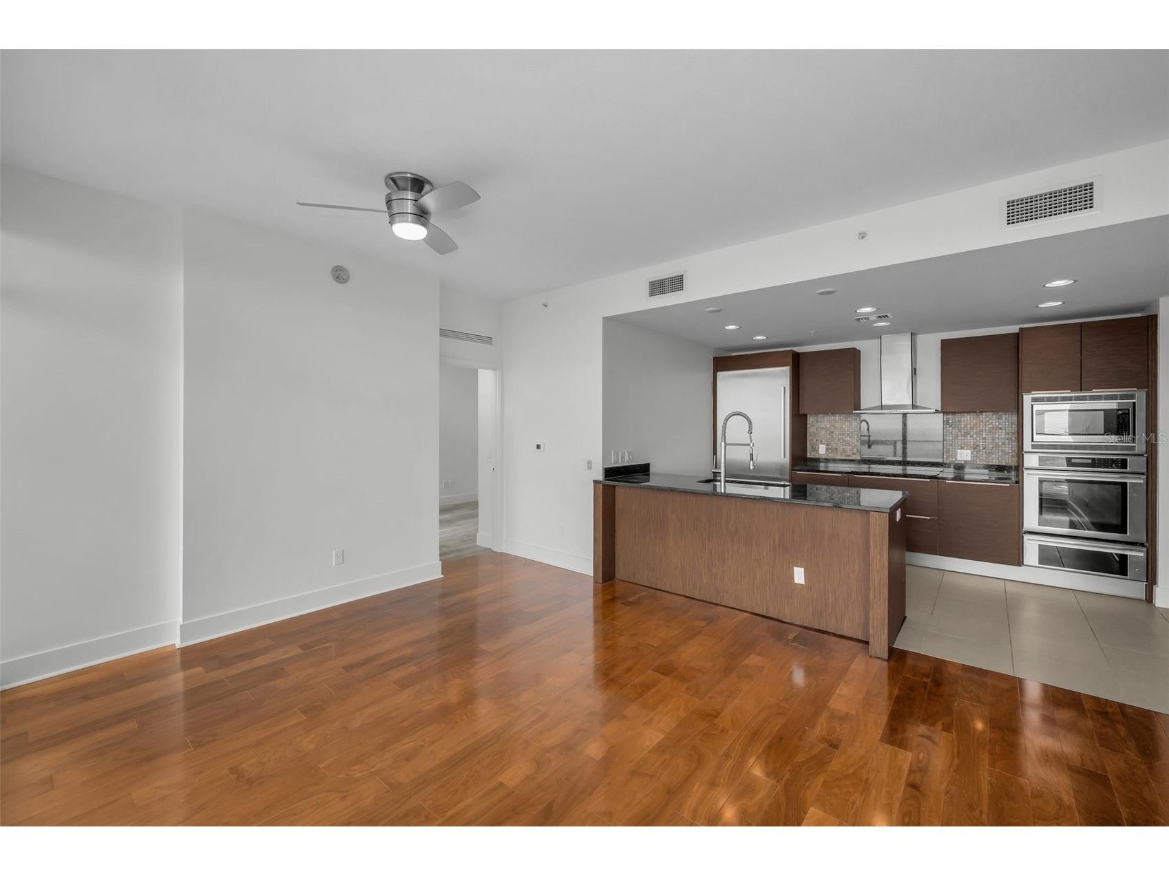 175 1st Street S #2604 Saint Petersburg FL 33701 TB8507990 image12