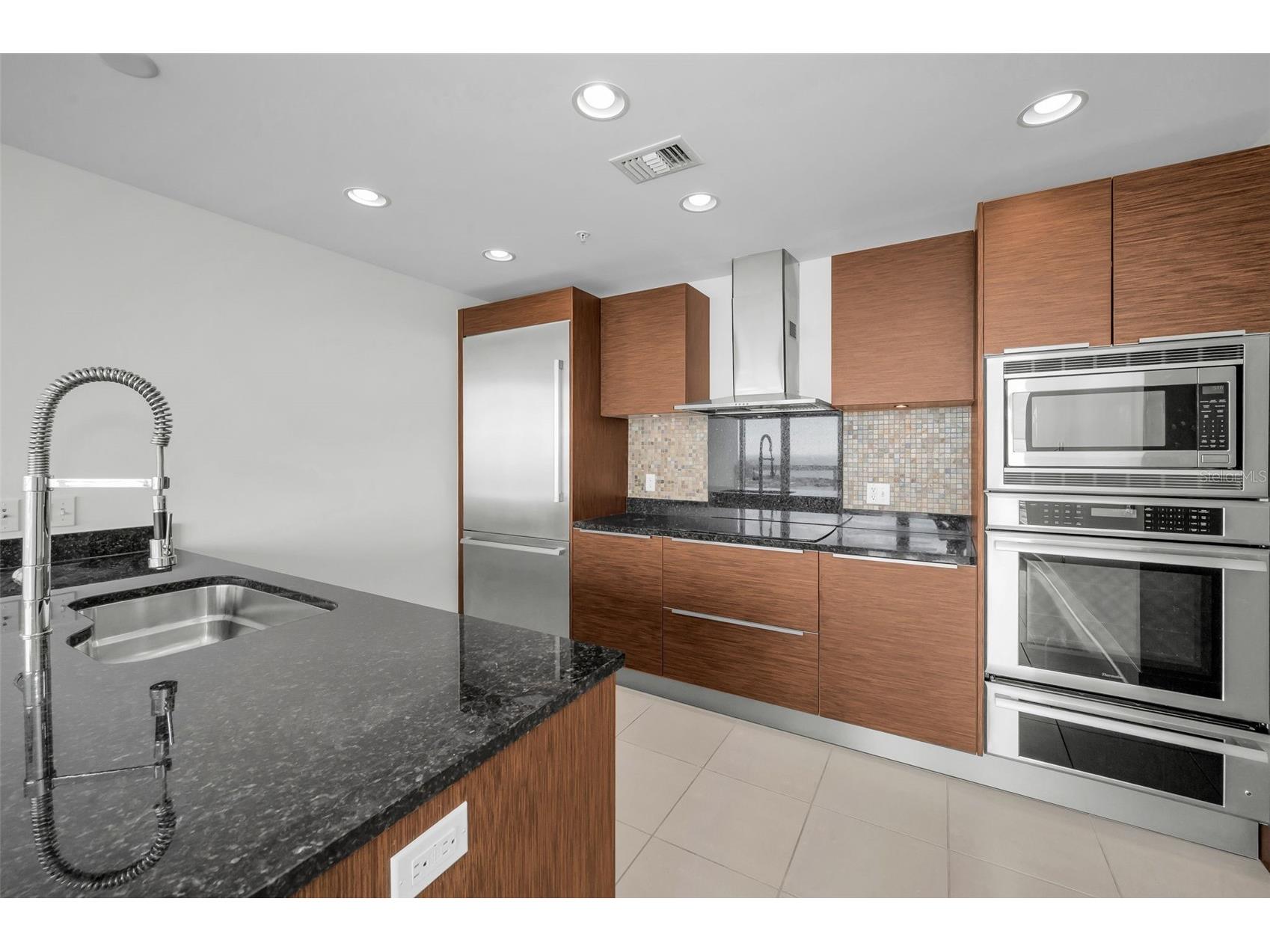 175 1st Street S #2604 Saint Petersburg FL 33701 TB8507990 image9