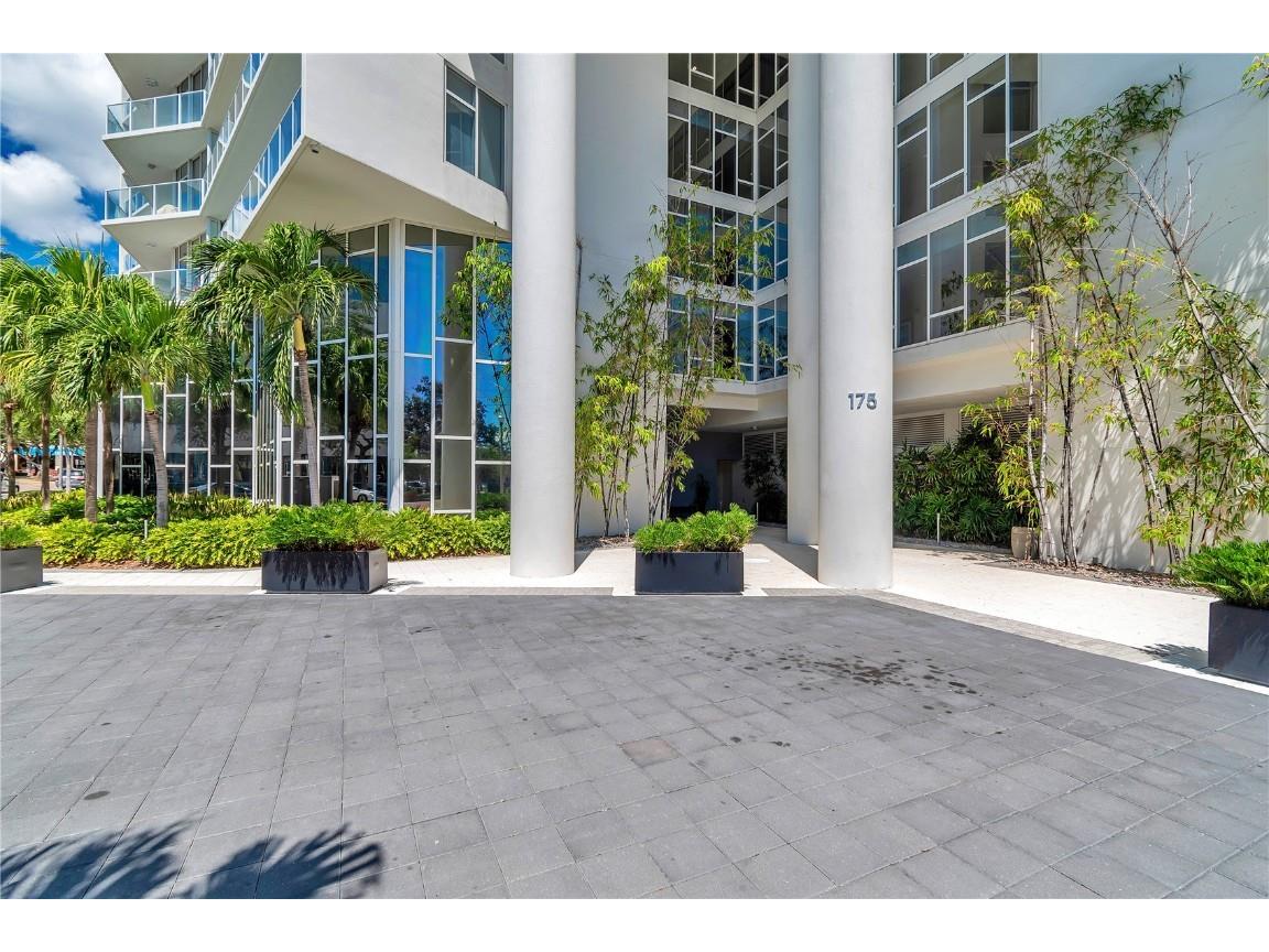 175 1st Street S #2804 Saint Petersburg FL 33701 U8206974 image1
