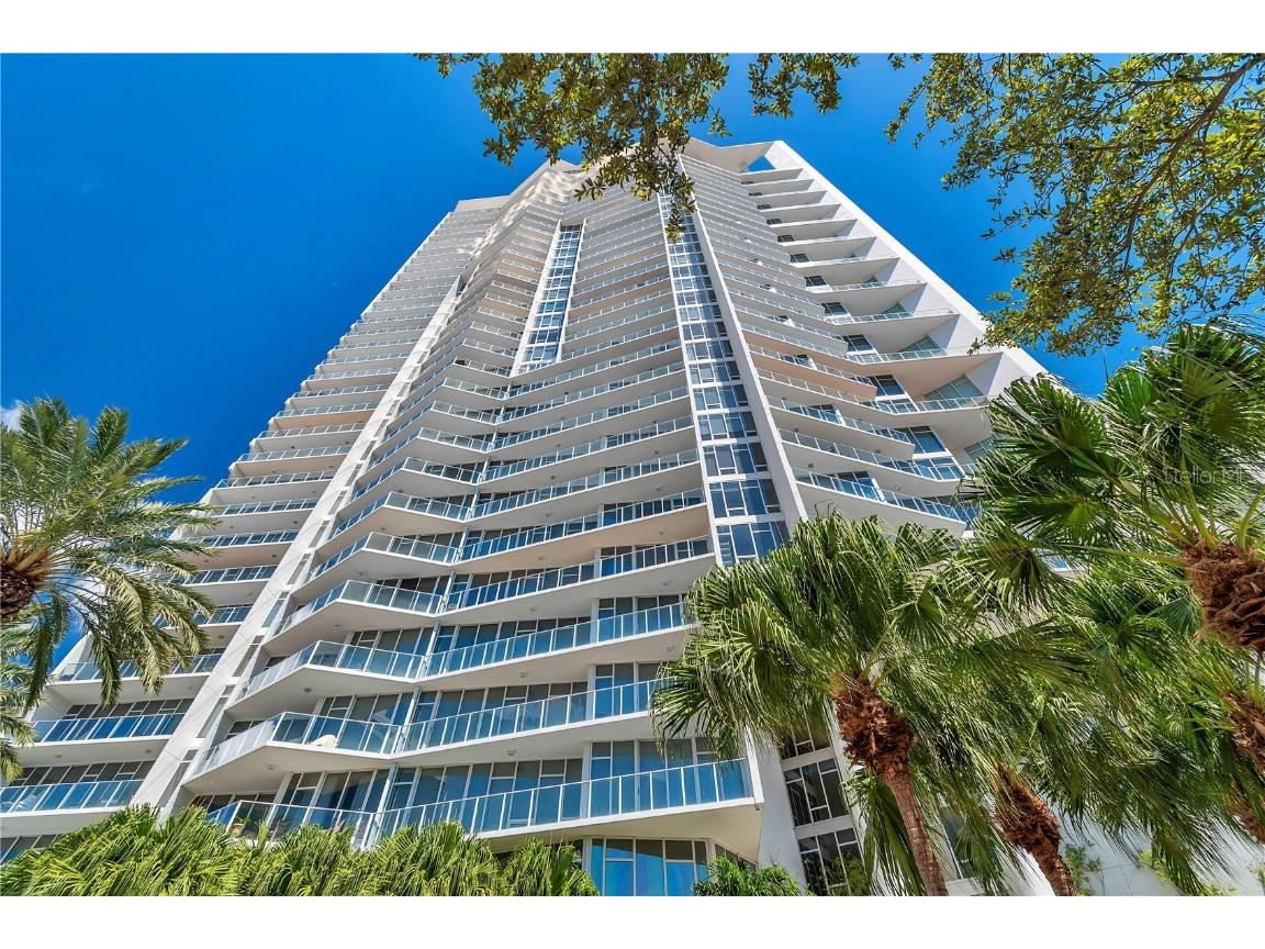 175 1st Street S #2804 Saint Petersburg FL 33701 U8242885 image1