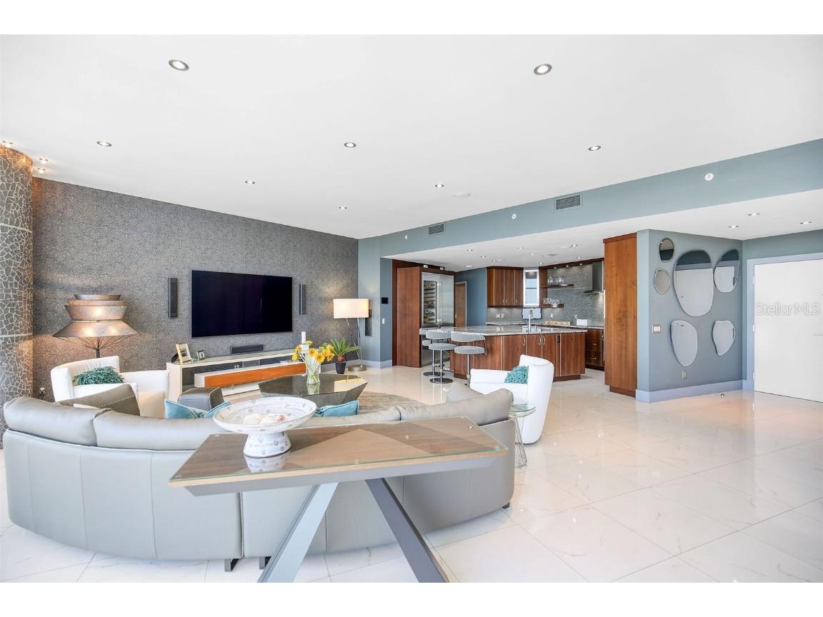 175 1st Street S #3103 Saint Petersburg FL 33701 TB8425846 image7